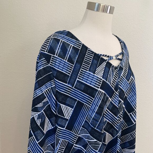 AnyWear By Catherines Plus 3X 26/28W Blue White Abstract Tunic Top Shirt - Picture 2 of 11
